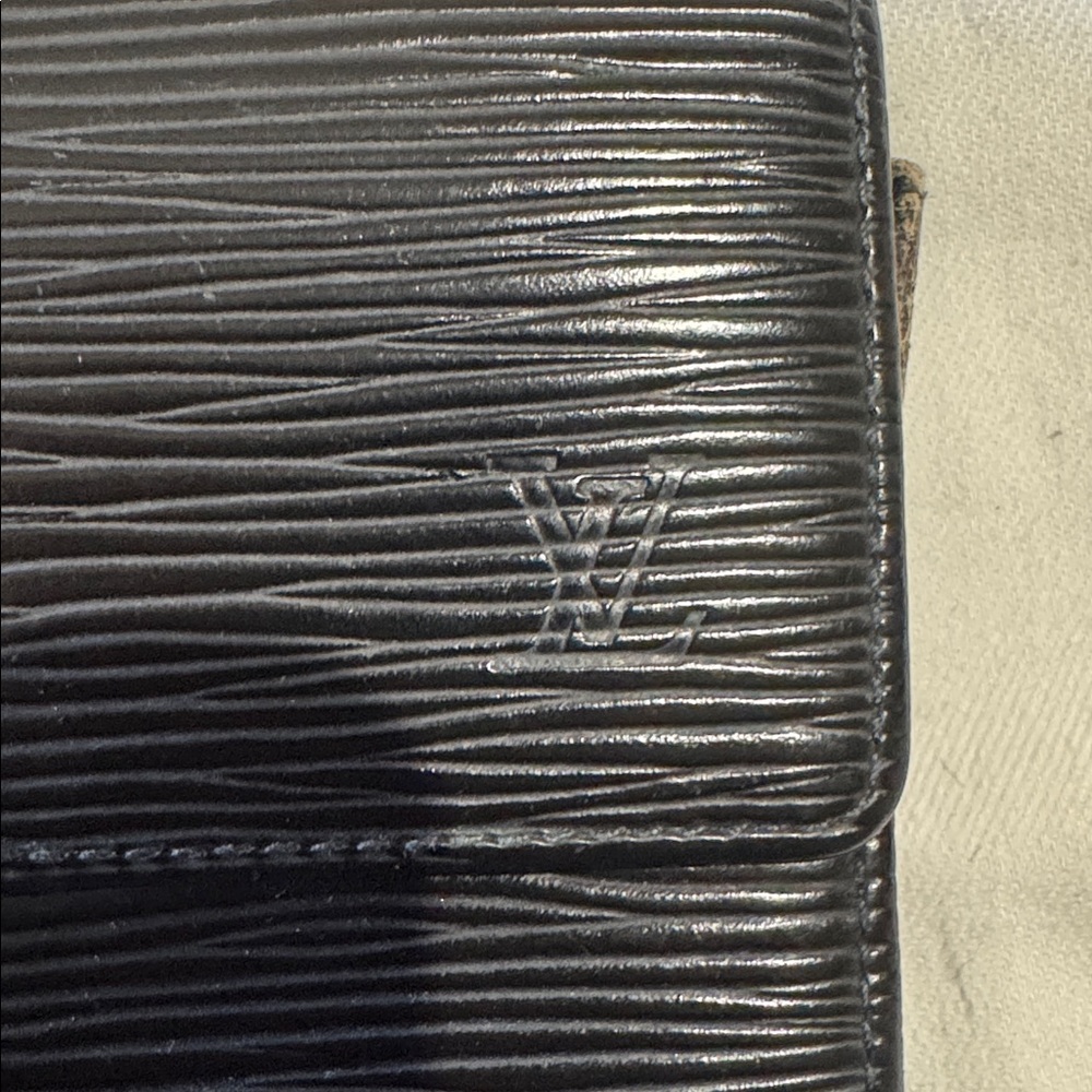 Louis Vuitton Epi Black Textured Wallet - Picture 10 of 10